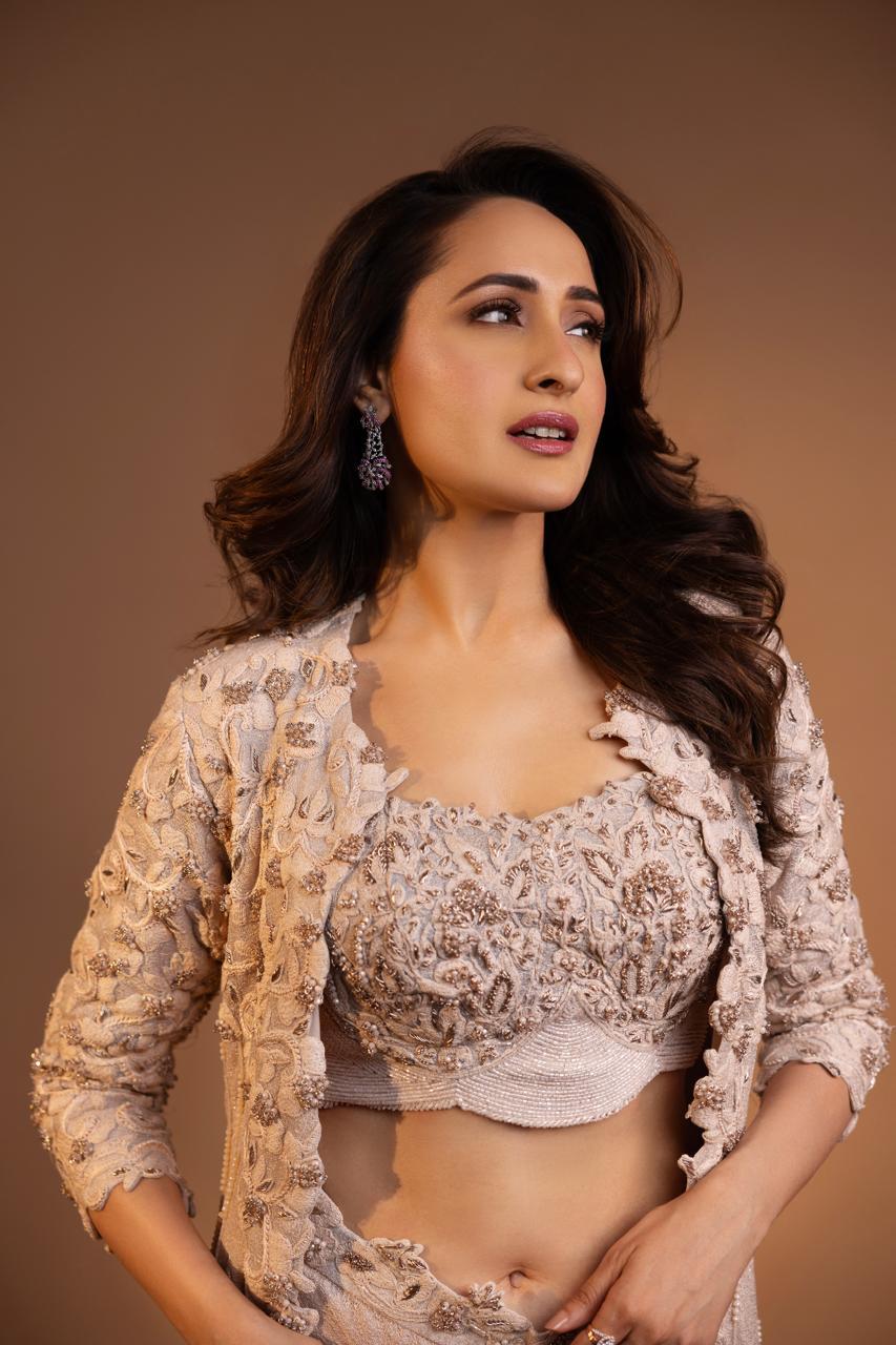 Pragya jaiswal drape skirt with cape