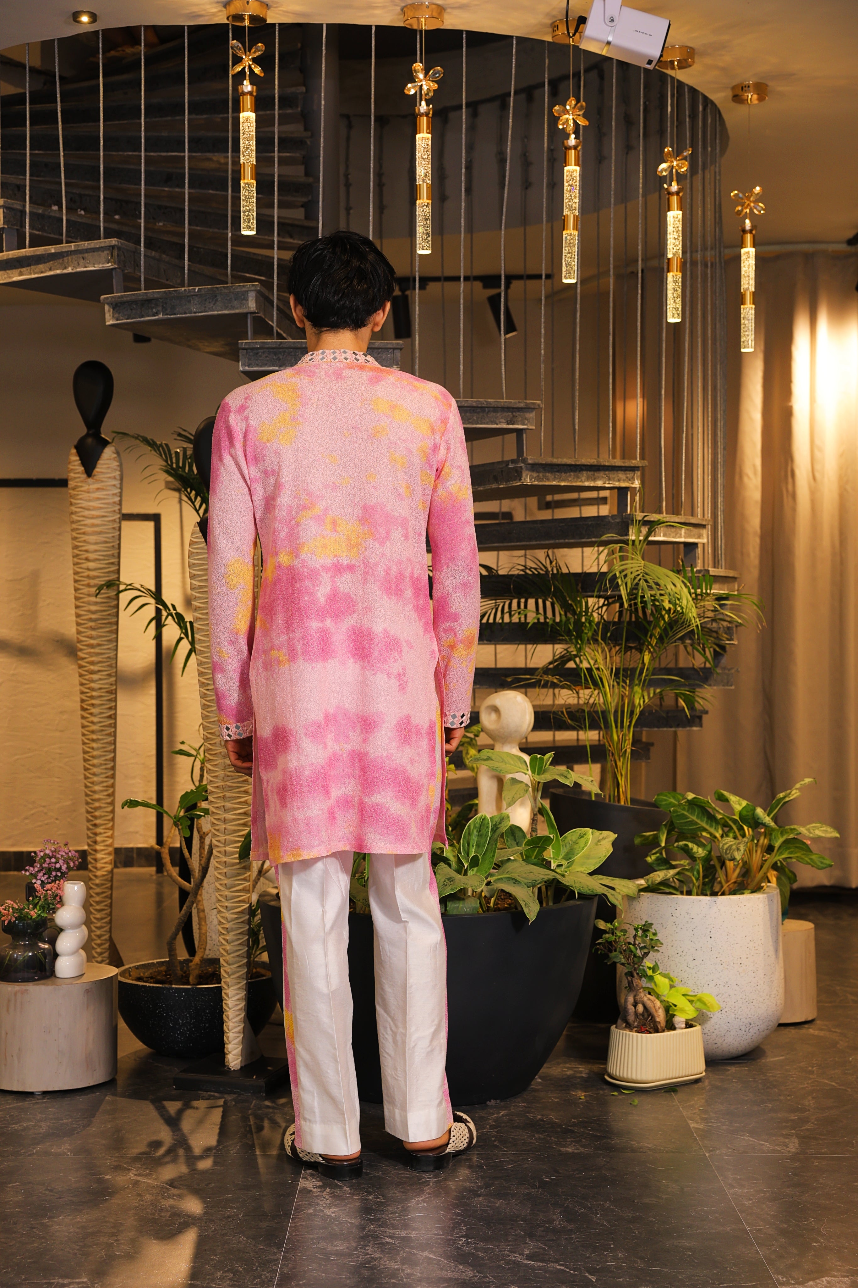 Pink tie-dye mirror work kurta with pants