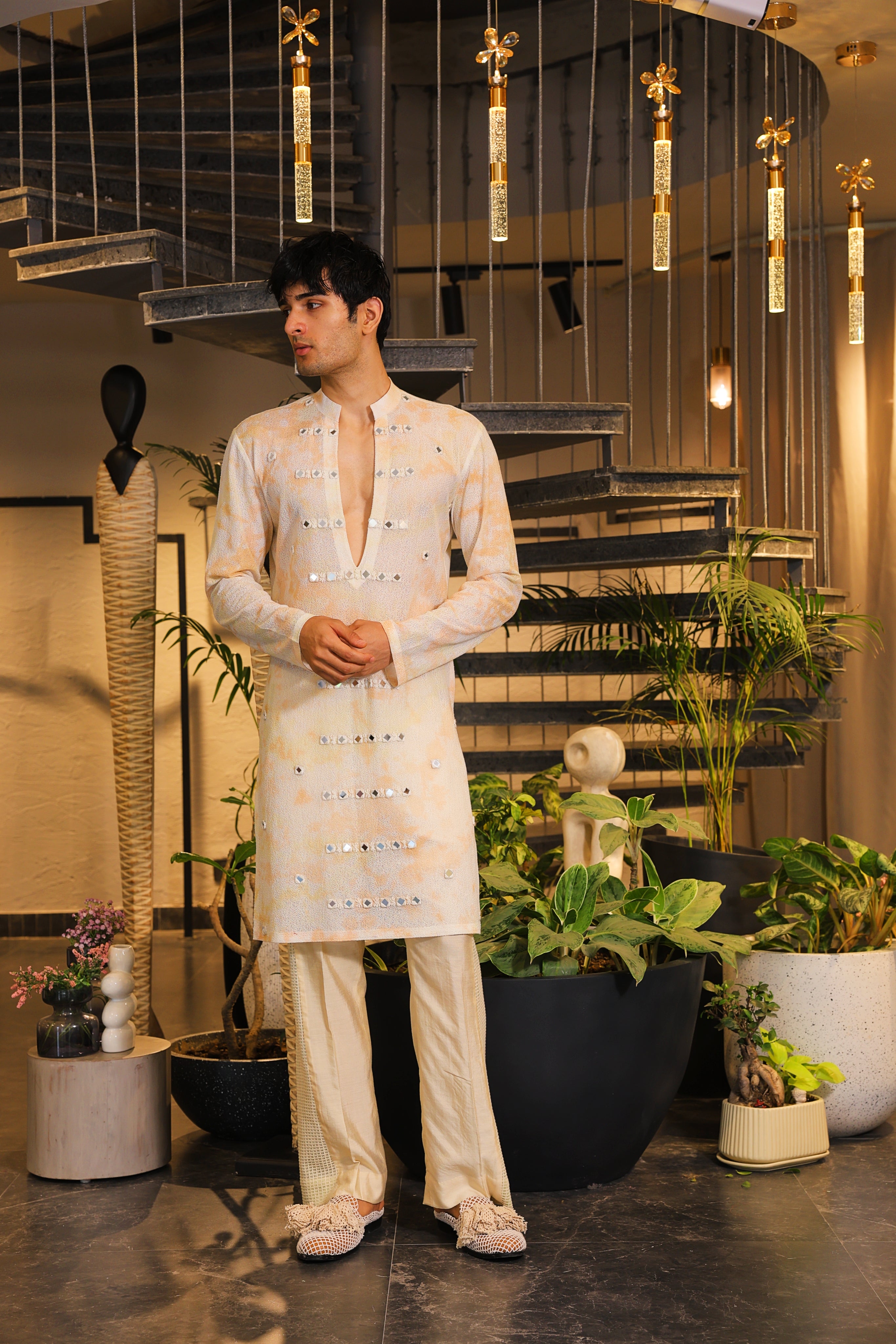 Tie-dye mirror work kurta with pants