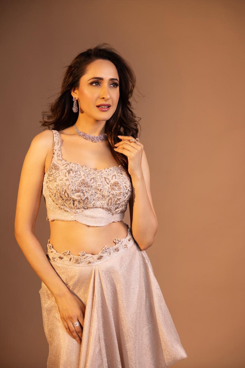 Pragya jaiswal drape skirt with cape