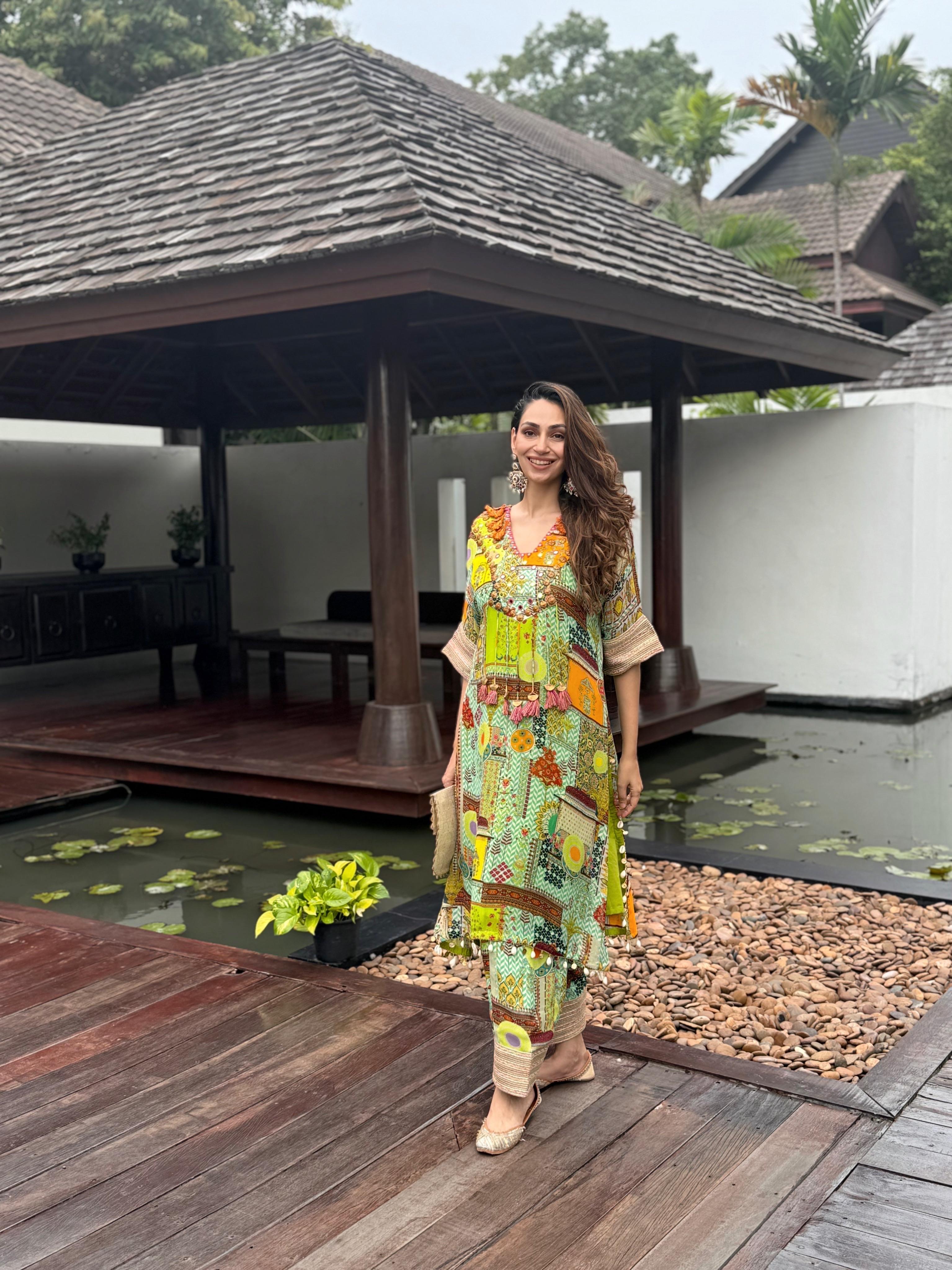 Festive green multi-coloured kaftan set