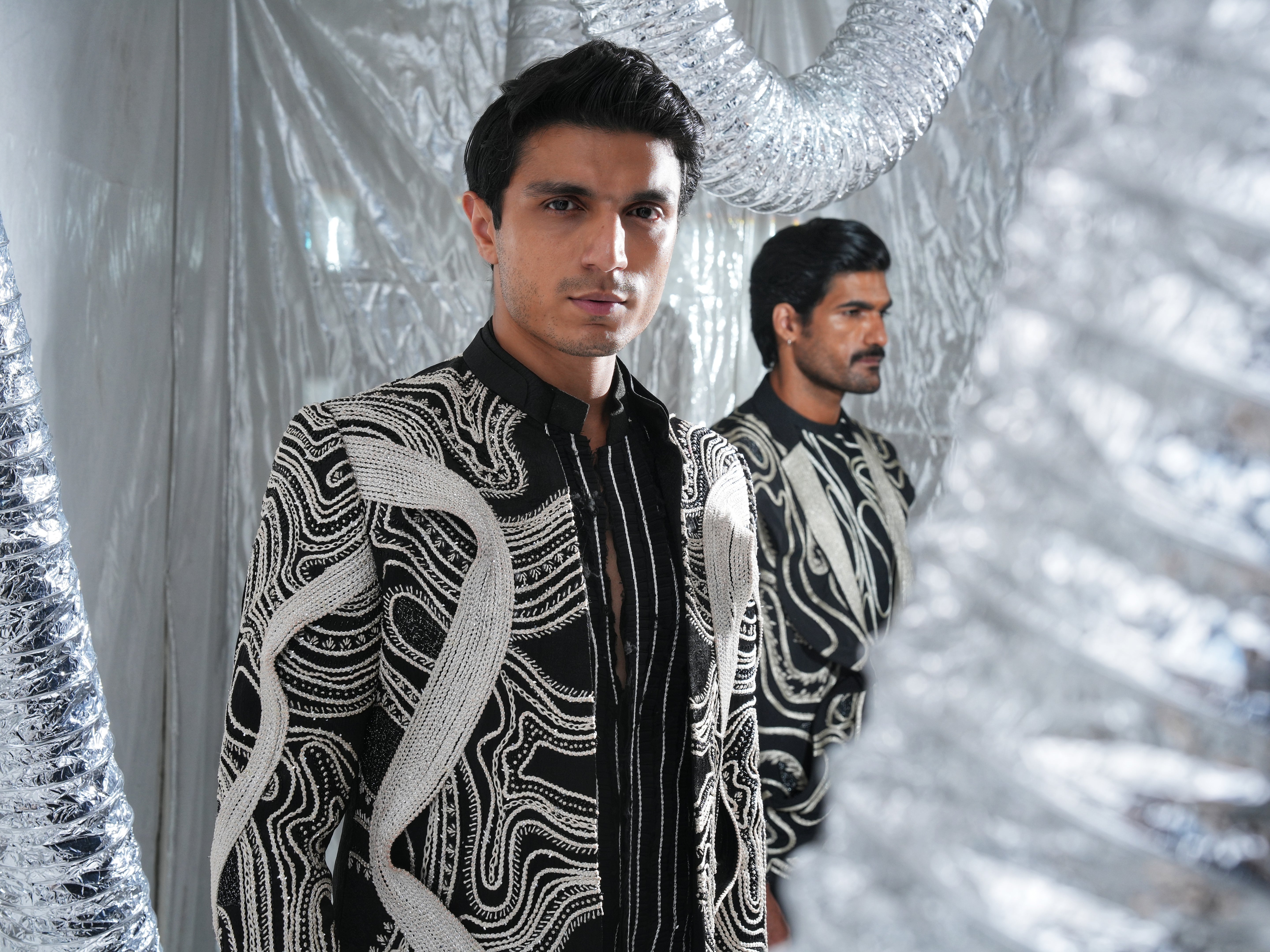 Noir cream Neo Wave ind-western