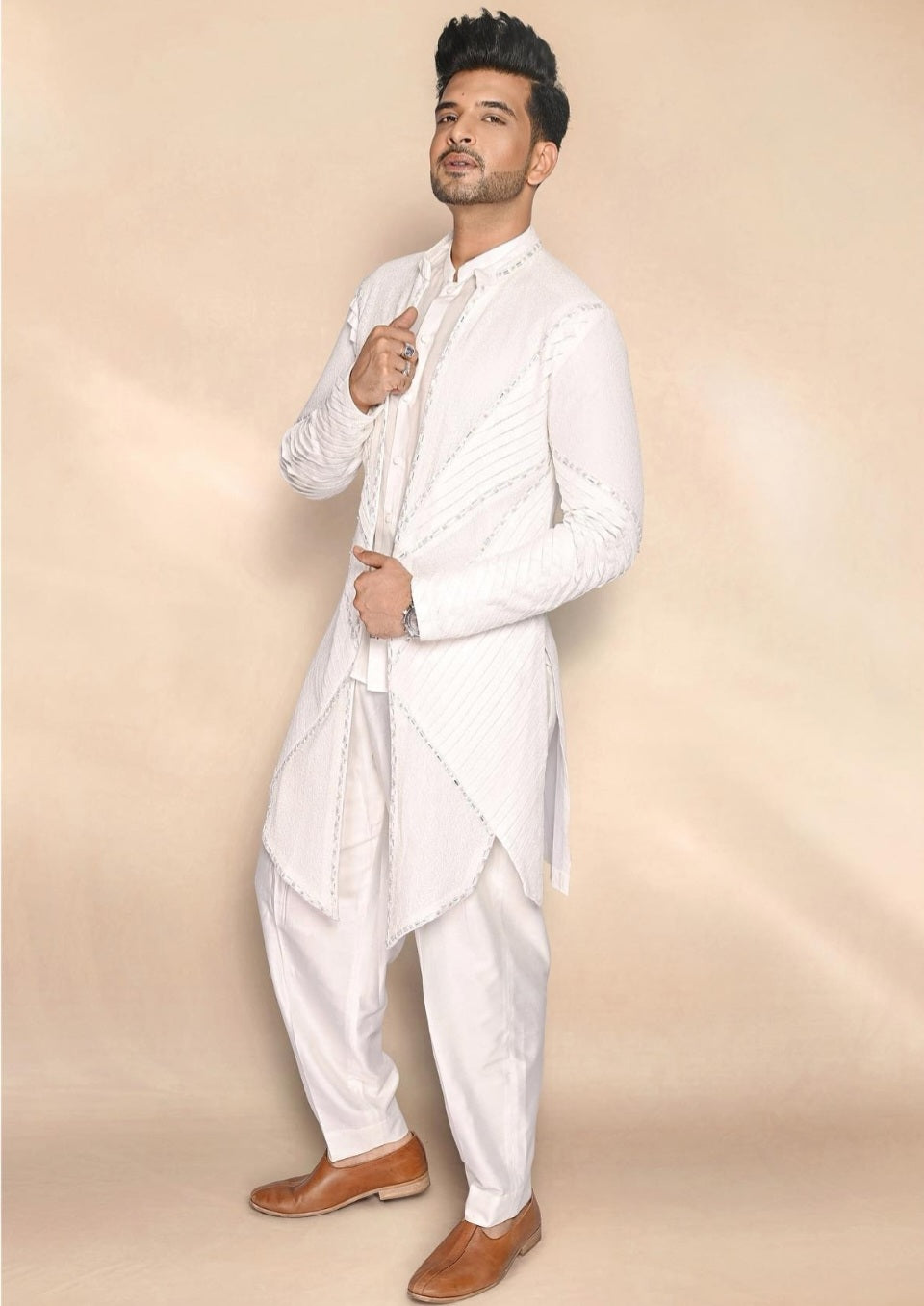 Reflex white shrug set